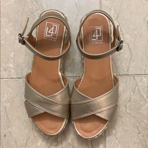 Gold sandal/platform